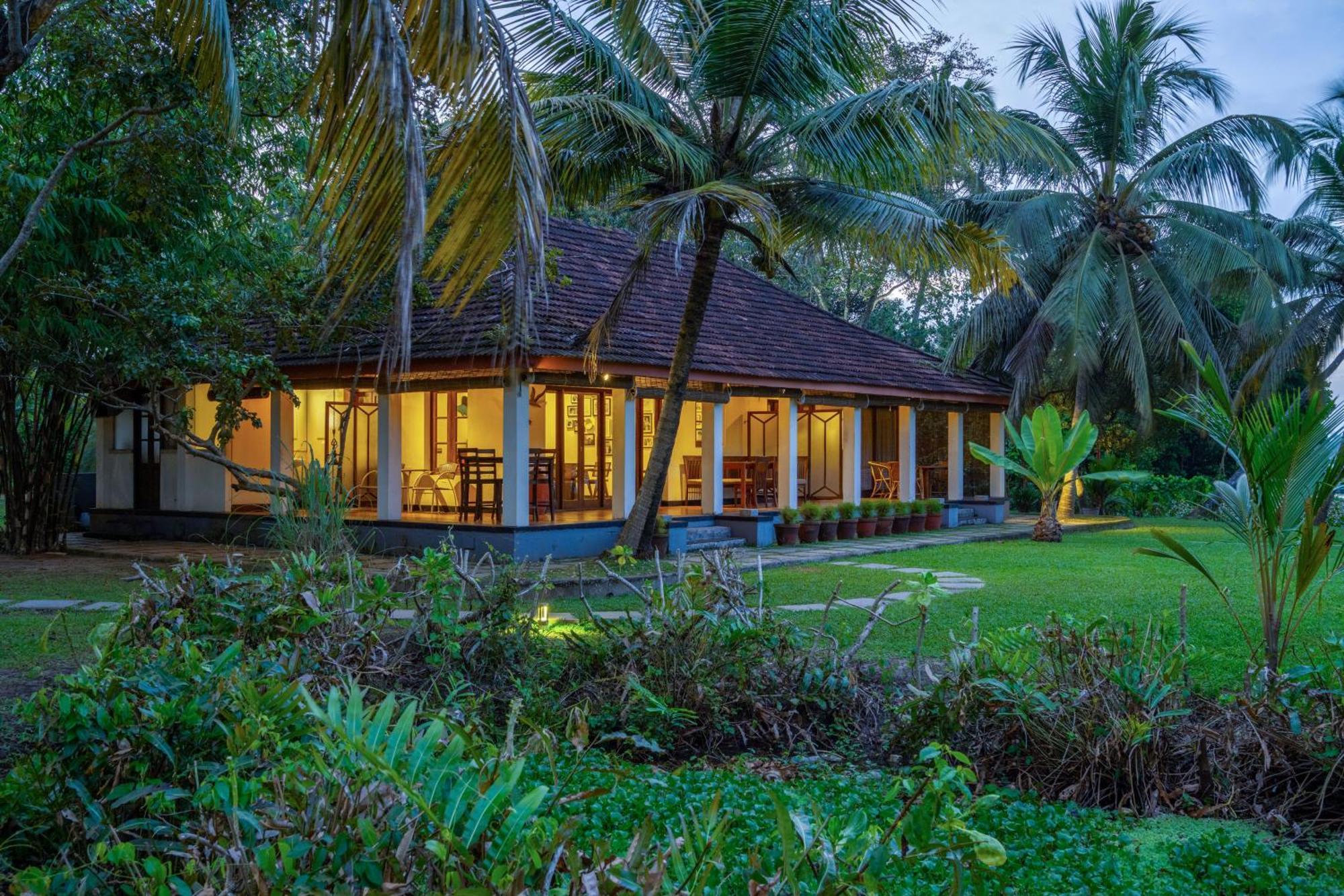 Baymaas Lake House Kochi Exterior foto